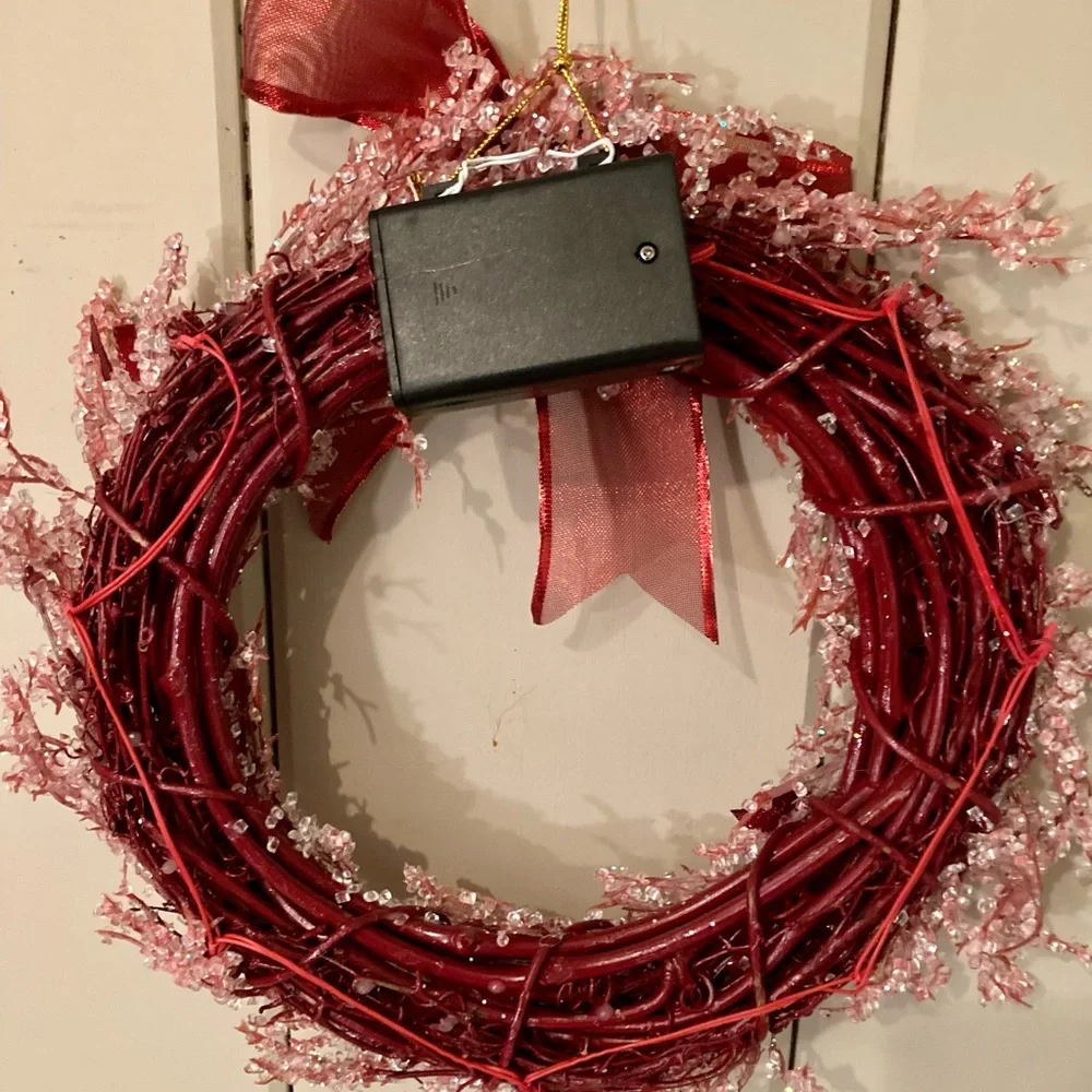 Vintage Avon 12” Majestic Holiday Lighted Wreath
